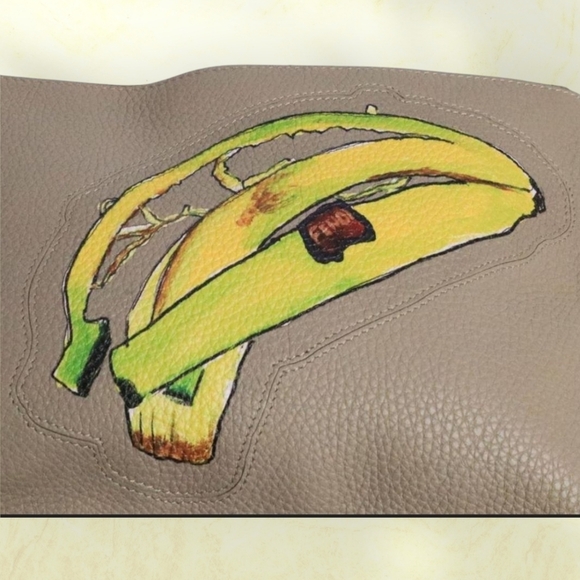 FENDI Banana Flat Leather Clutch Pouch Bag 2018 - Picture 3 of 7